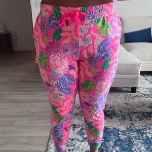 Lilly Pulitzer Lillabeth UPF 50+ Pant “best of friends” print